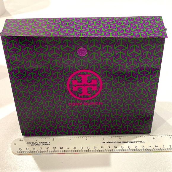 Tory Burch Gift Wrap Box - small - Picture 1 of 7